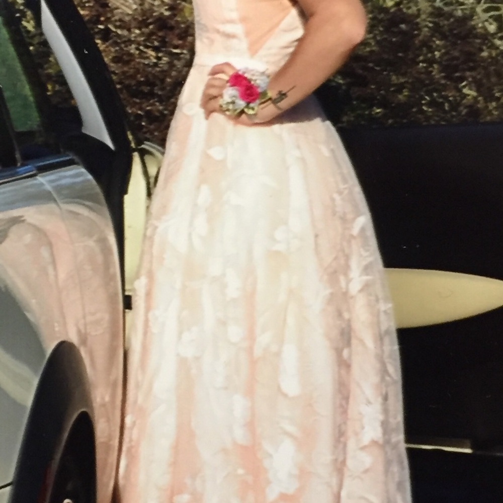 Prom dress - Picture 4 of 5